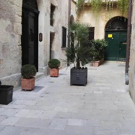 Corte Roberto Volturio * Lecce